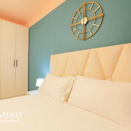 Miku Apartment - Vibrant 1Bd Apartment At Olympic Residence Tiranë Ngoại thất bức ảnh