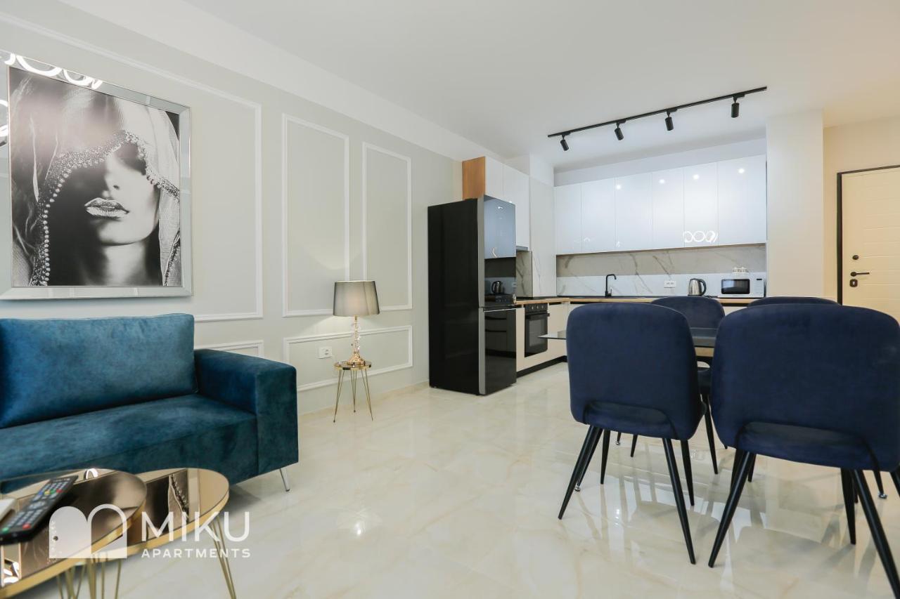 Miku Apartment - Vibrant 1Bd Apartment At Olympic Residence Tiranë Ngoại thất bức ảnh