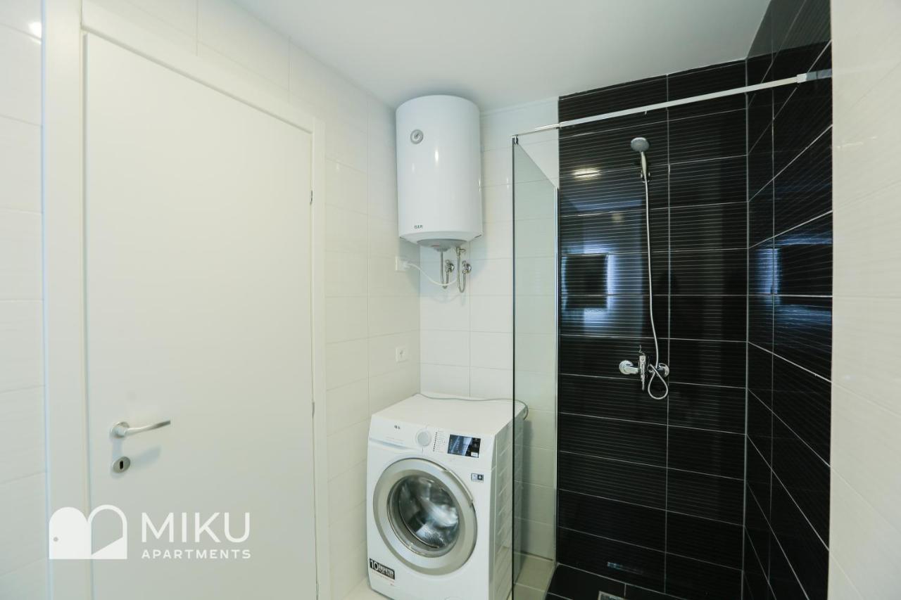 Miku Apartment - Vibrant 1Bd Apartment At Olympic Residence Tiranë Ngoại thất bức ảnh