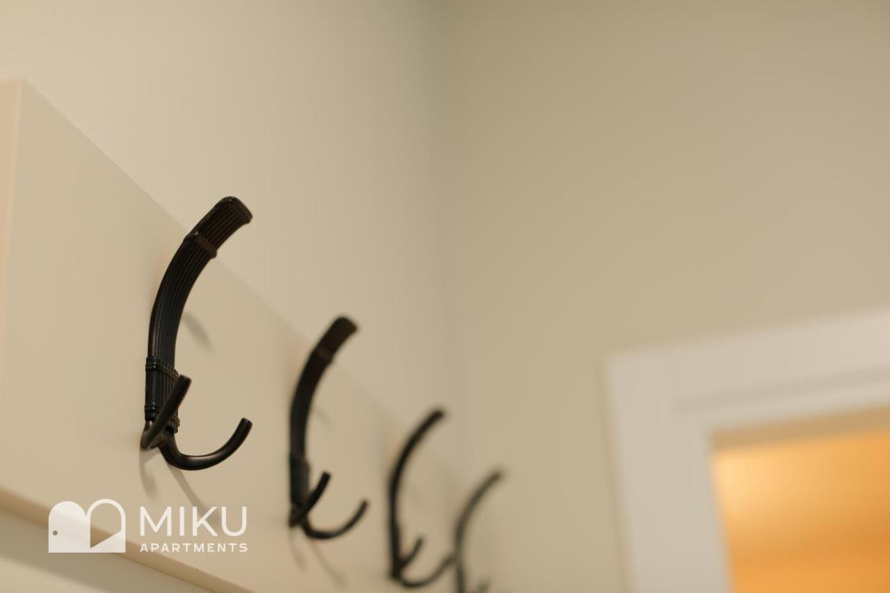 Miku Apartment - Vibrant 1Bd Apartment At Olympic Residence Tiranë Ngoại thất bức ảnh