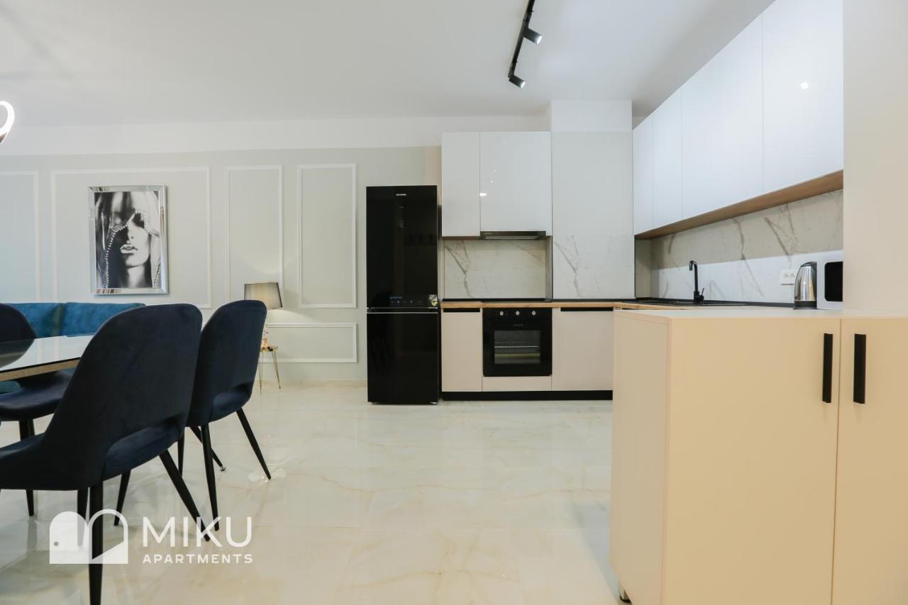 Miku Apartment - Vibrant 1Bd Apartment At Olympic Residence Tiranë Ngoại thất bức ảnh
