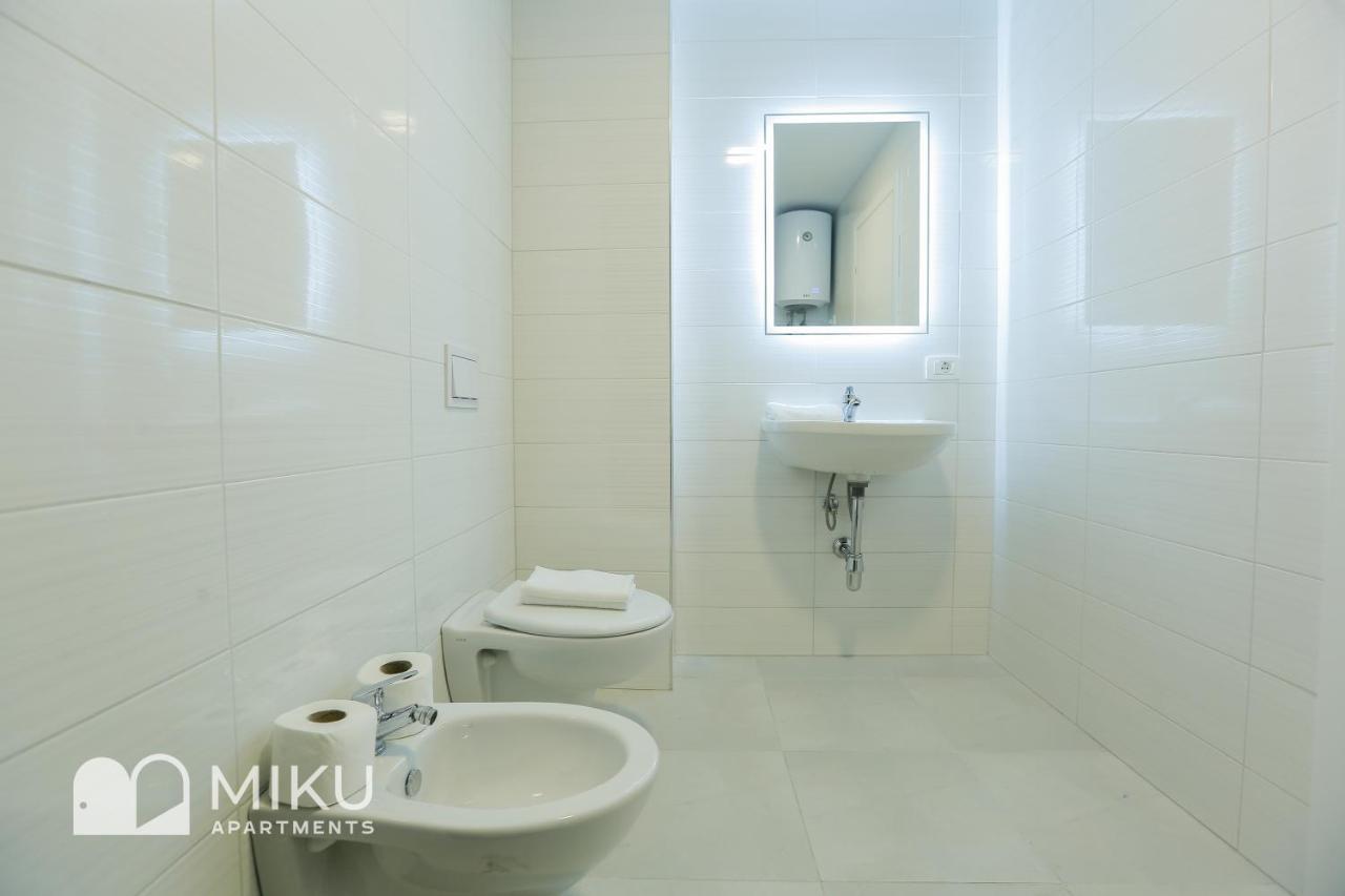 Miku Apartment - Vibrant 1Bd Apartment At Olympic Residence Tiranë Ngoại thất bức ảnh